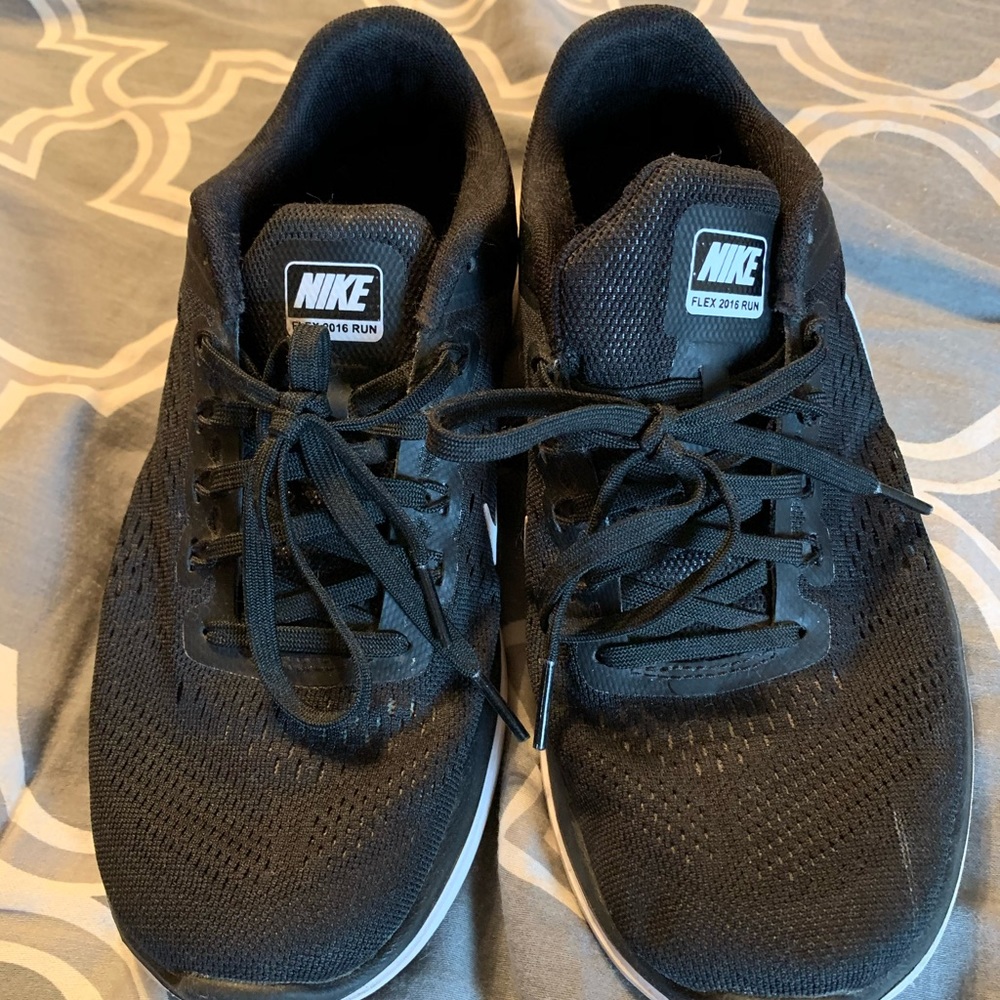 Nike Flex Run shoes